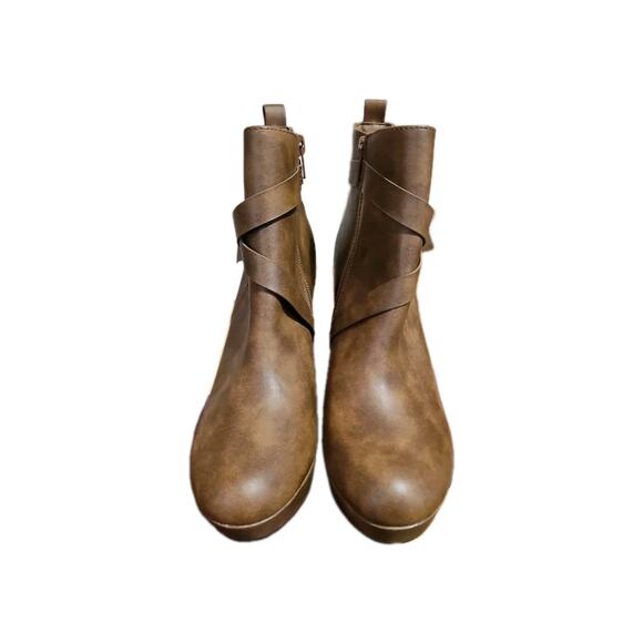 Dominique Nicole Size 9.5 Medium Brown Ankle Boots Saundra Style Stacked Heels - Picture 2 of 11